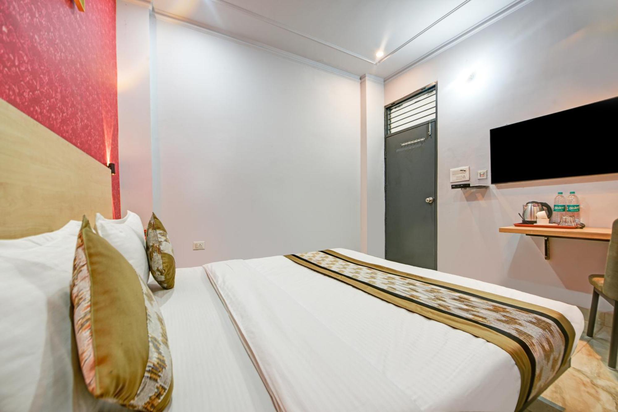 Royal Spark Inn1 - Medicity Gurugram, Near Medanta Hospital Gurgaon Bilik gambar